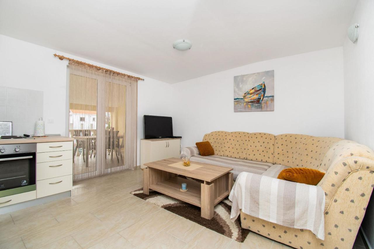 Apartment Tommy Privlaka  Buitenkant foto